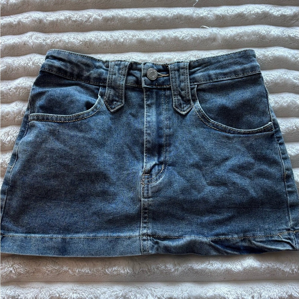 Stylish Blue Denim Mini Skirt